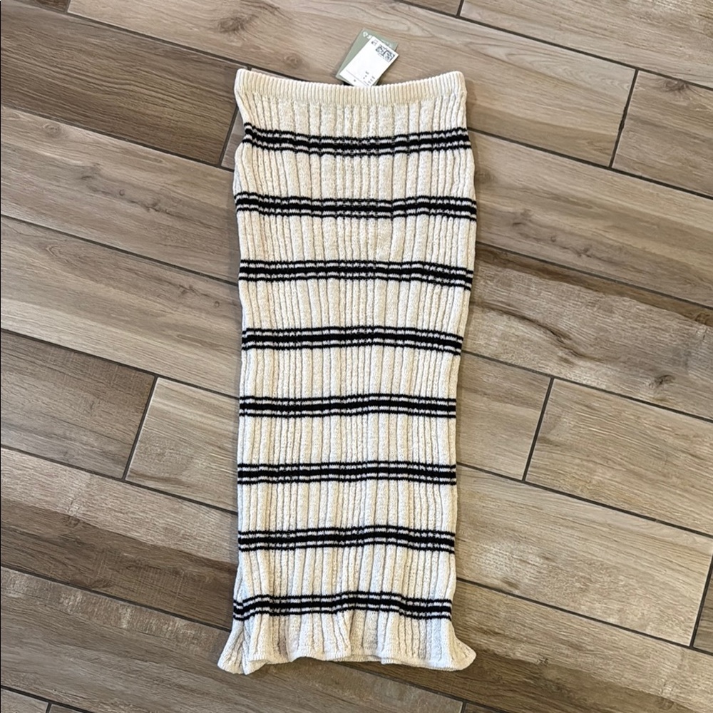 H&M Divided Rib-Knit Pencil Skirt – Black & White, Size S (NWT)